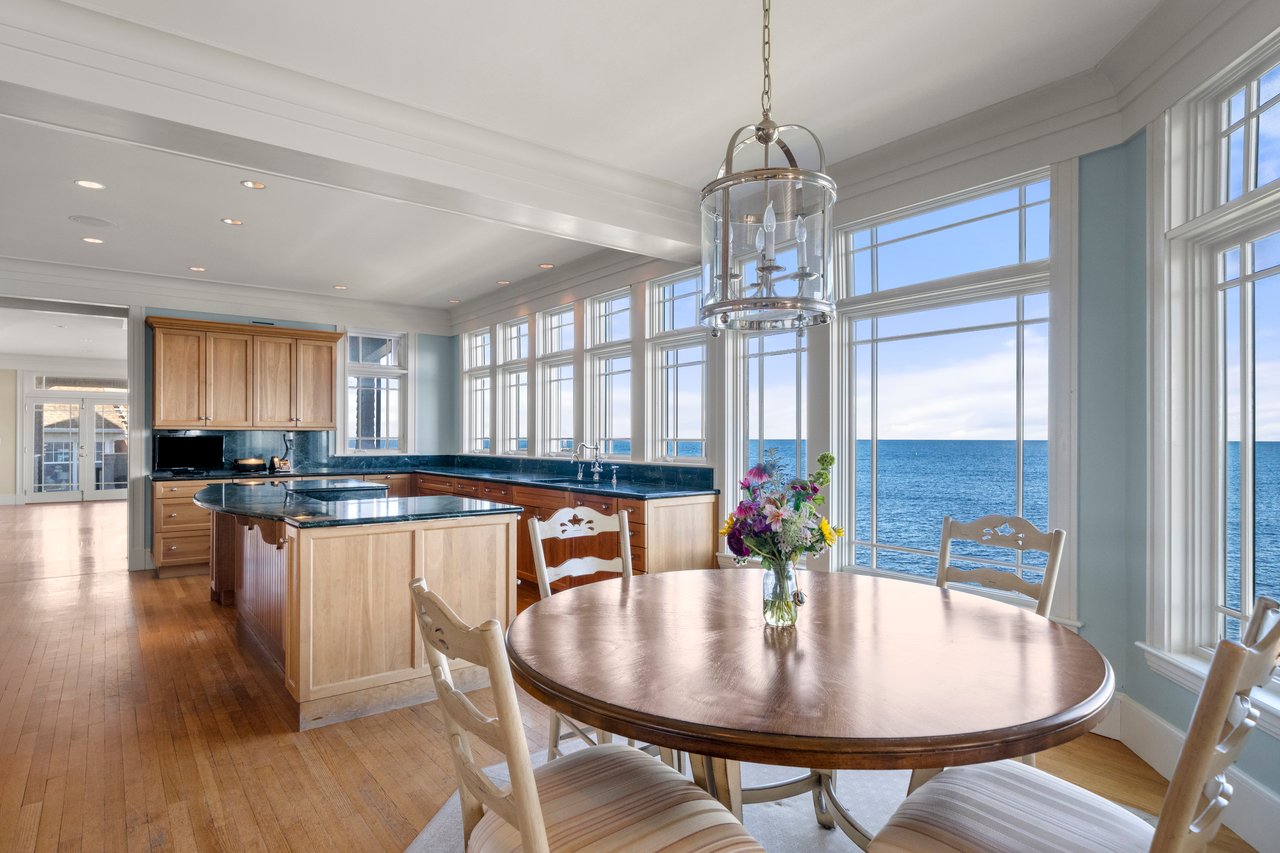 21 Circuit Ave, Scituate