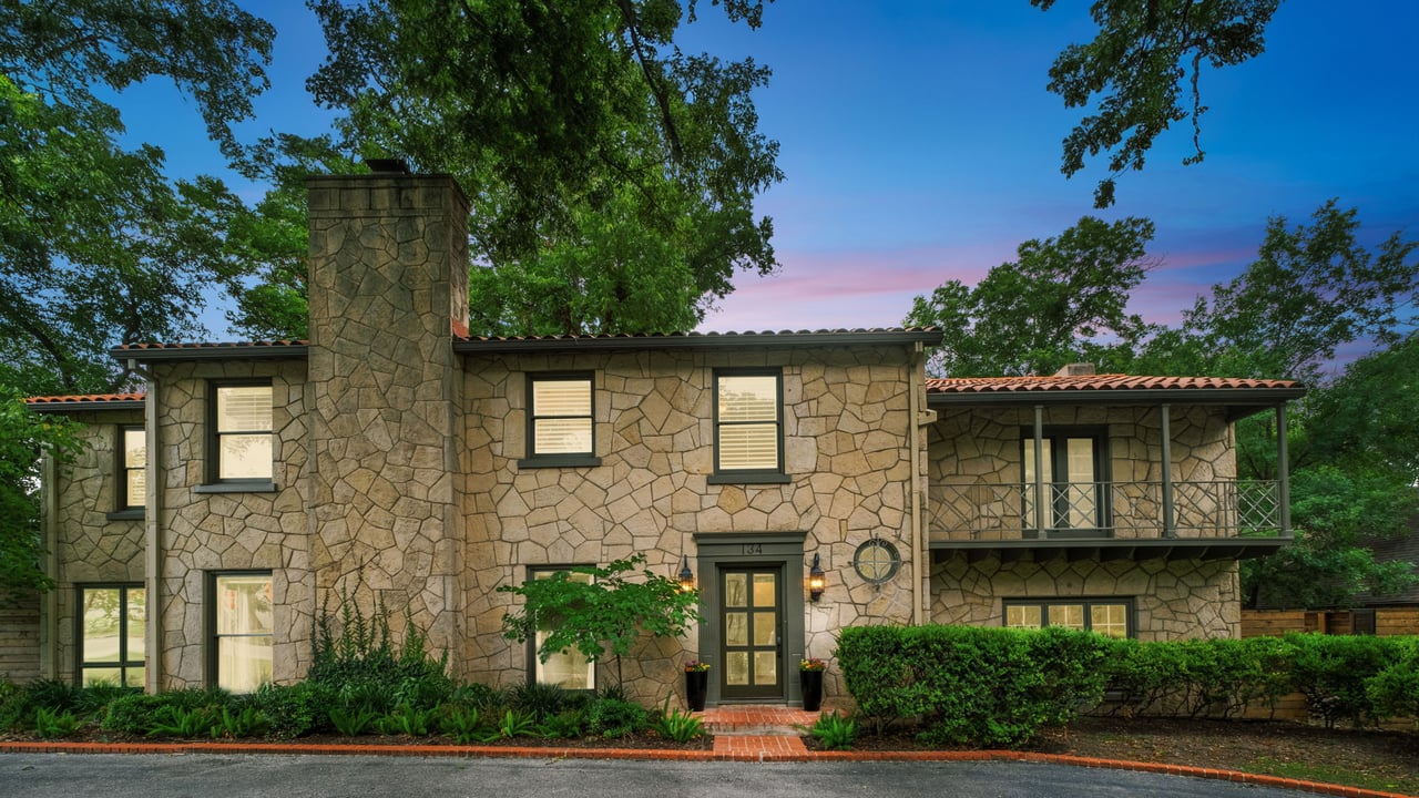 Luxury Property in Olmos Park