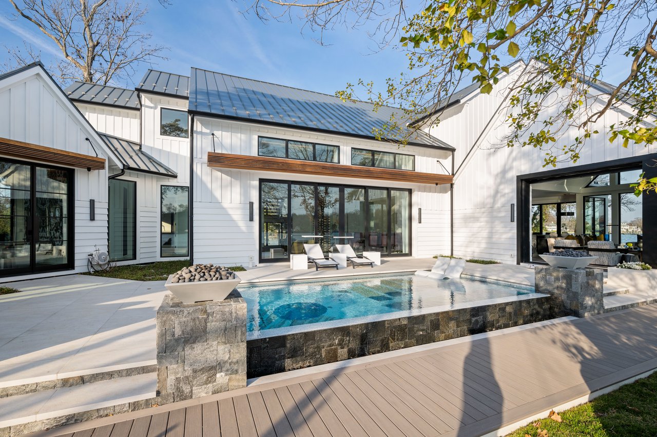 ANNAPOLIS WATERFRONT HOME | LAKE OGELTON WATERFRONT WITH CHESAPEAKE BAY ACCESS