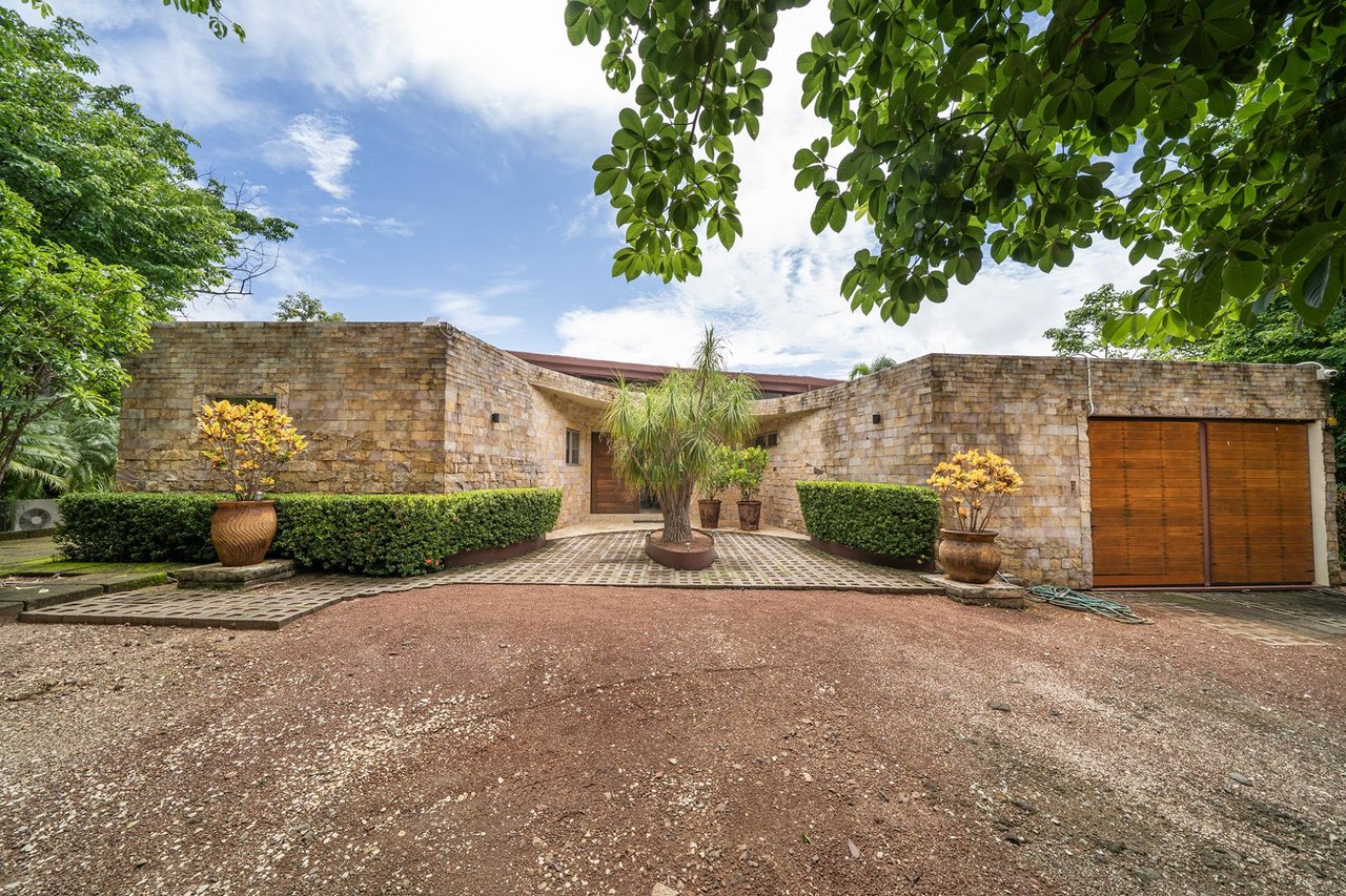 Casa Gracia | Luxury Jungle Retreat with Infinity Pool in Rancho Villareal, Tamarindo