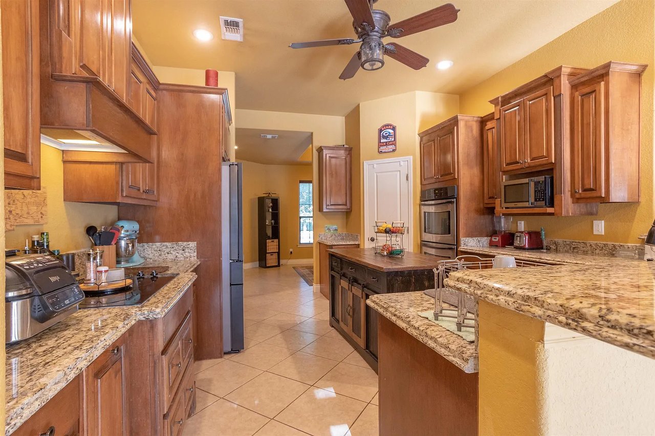 300 Mountain View Dr
