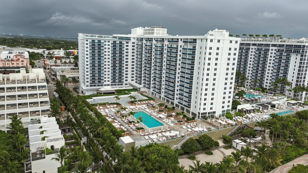 2301 Collins Ave #318  