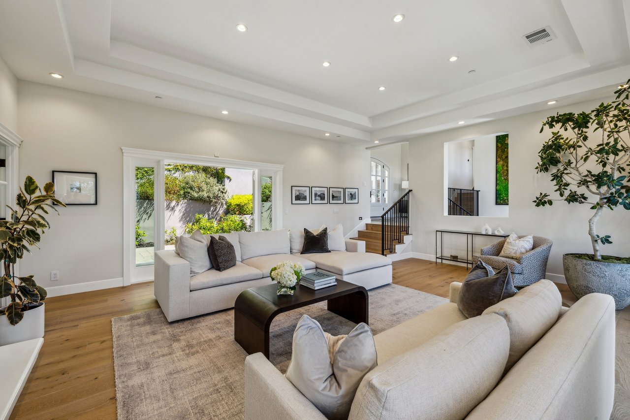 6 Live Oak Way