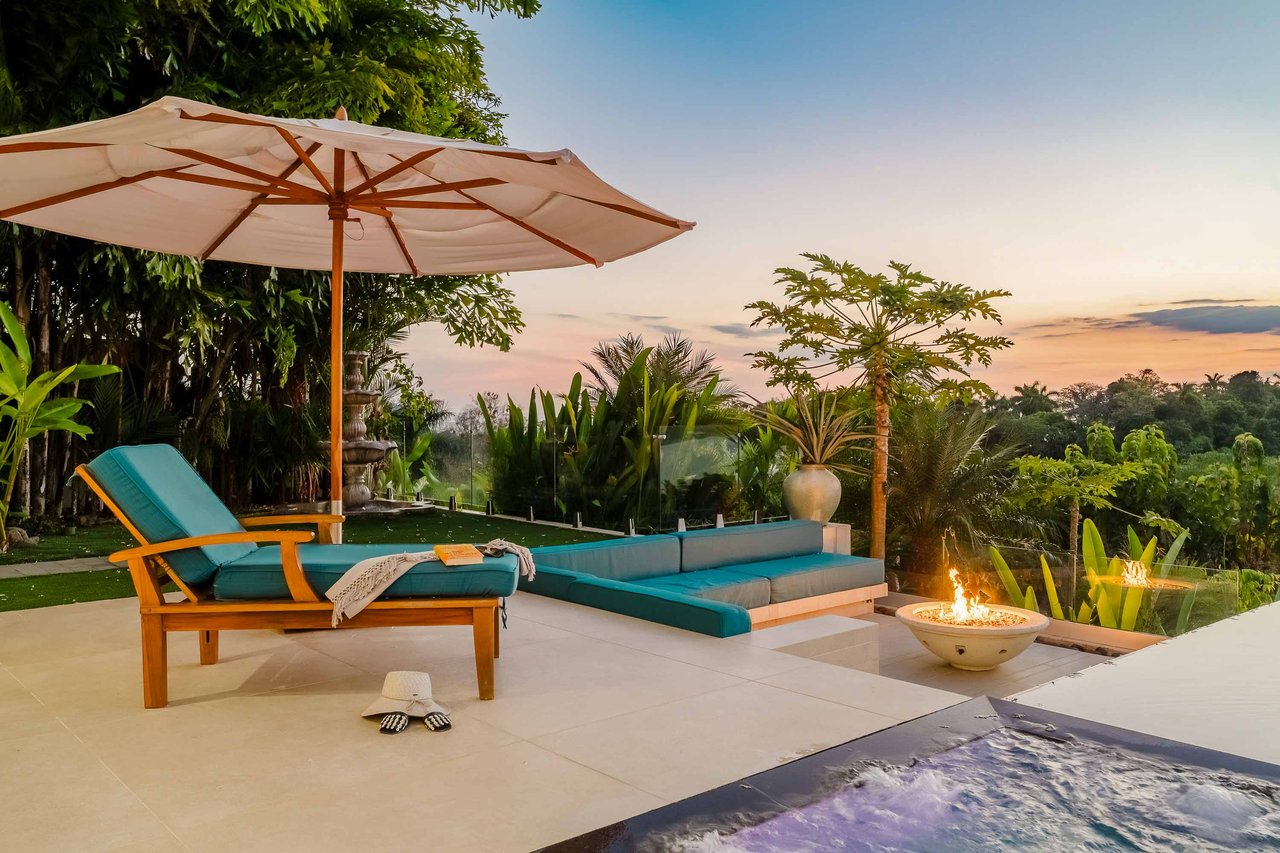 Casa Nola, Luxury Villa in Gated Community La Reserva