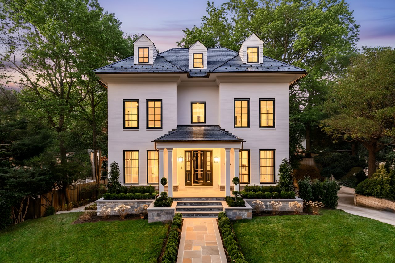 4939 Quebec Street NW