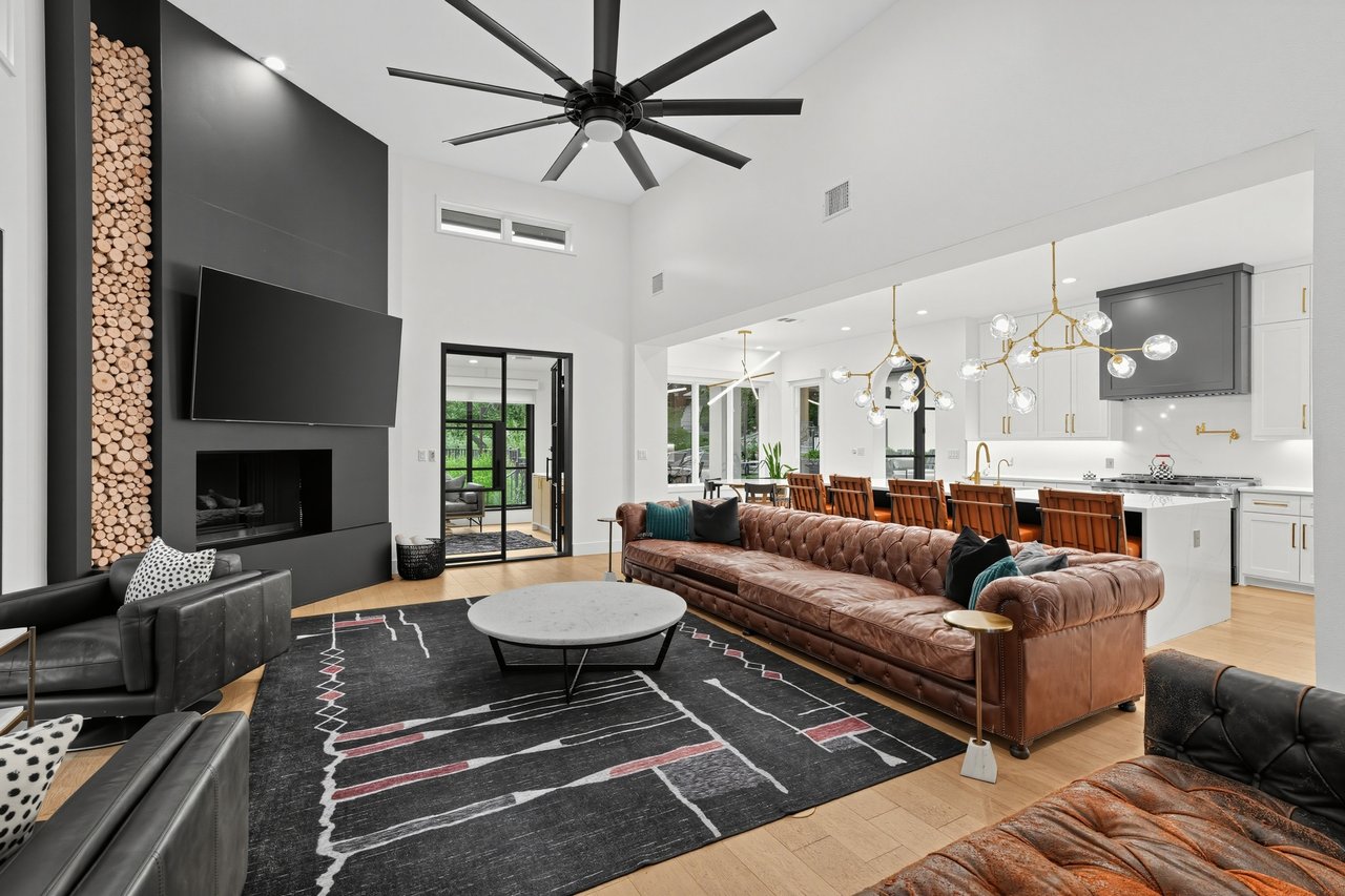 THE CANOPY 3.3 private acres in the heart of West Lake Hills.