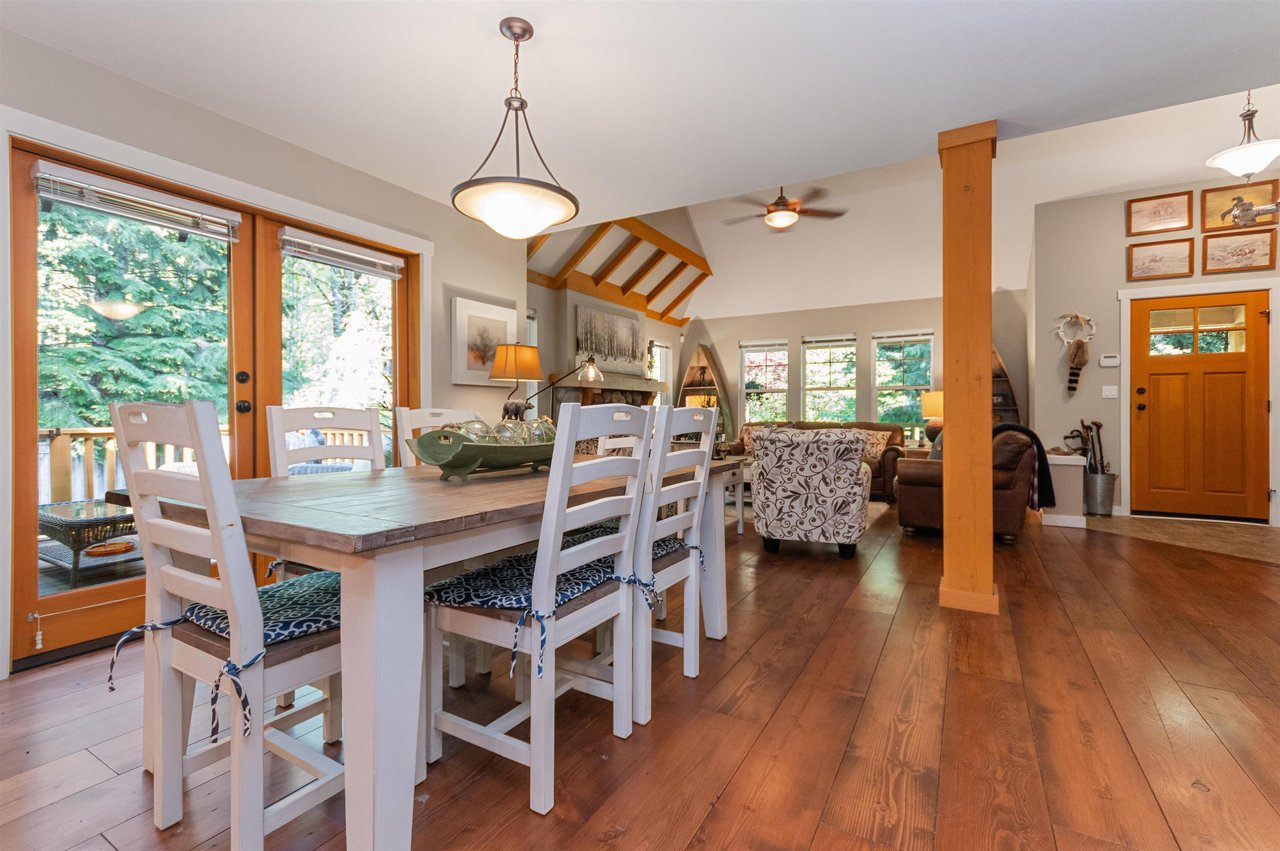 1907 Ravenwood Trail