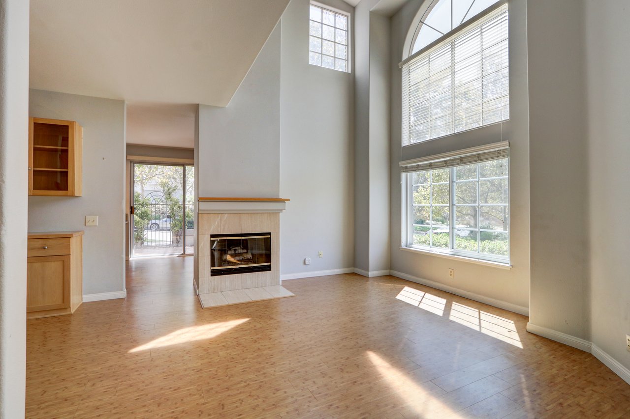 22303 Golden Canyon Cir