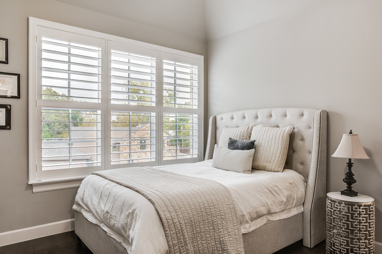 6910 Frontierwood Pl