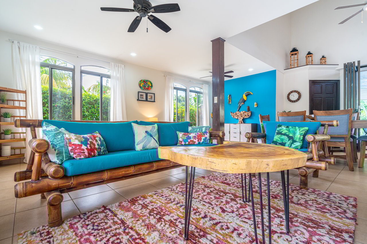 Casa Luna, 3bed /3bath Private Oasis, Convenient Location