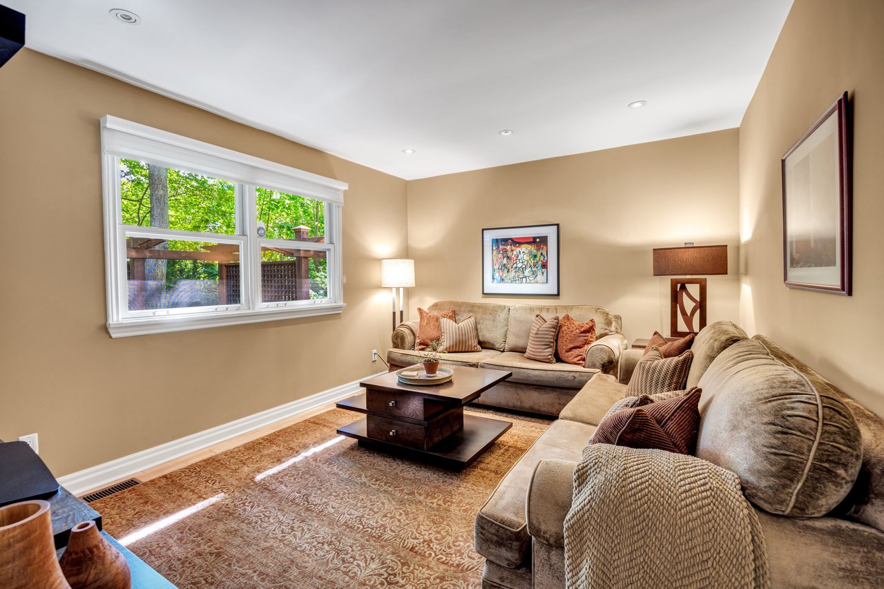 1346 Whiteoaks Avenue, Mississauga