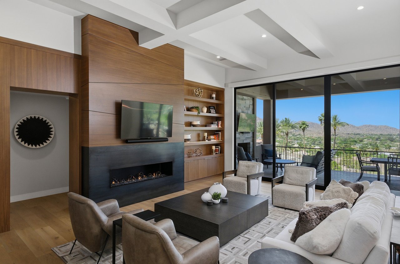 5411 E ROADRUNNER Road