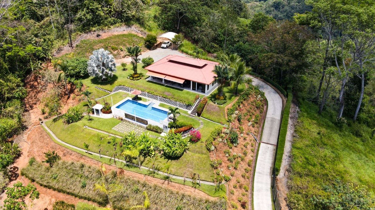 Tranquil Ocean-View Home At The End Of The Road