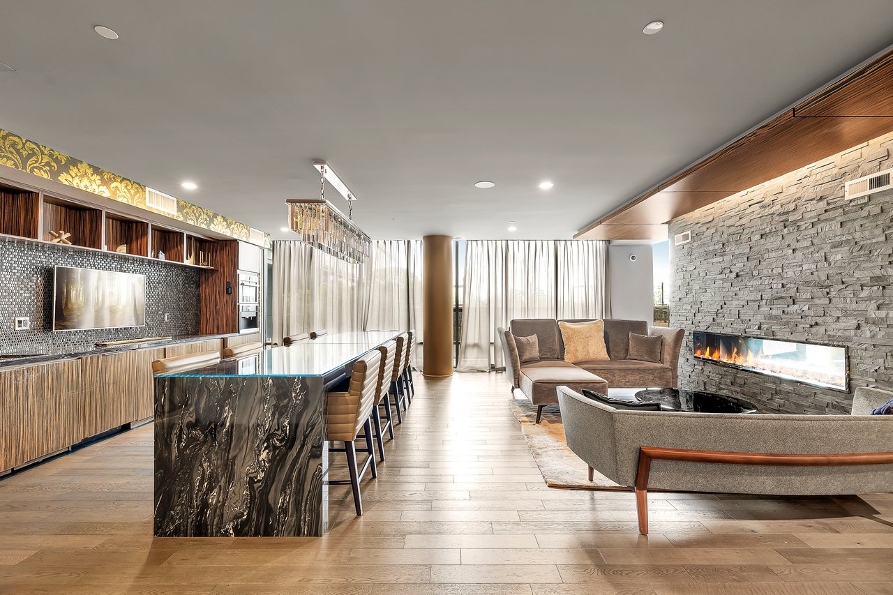 45 Sutton Square SW #306