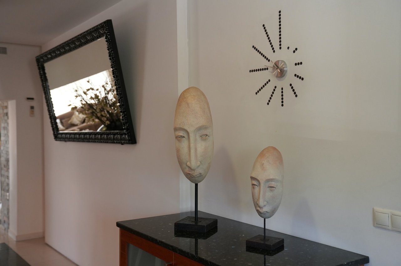 Spacious Three-Bedroom Villa with Swimming Pool and Tennis Court in Guardizela