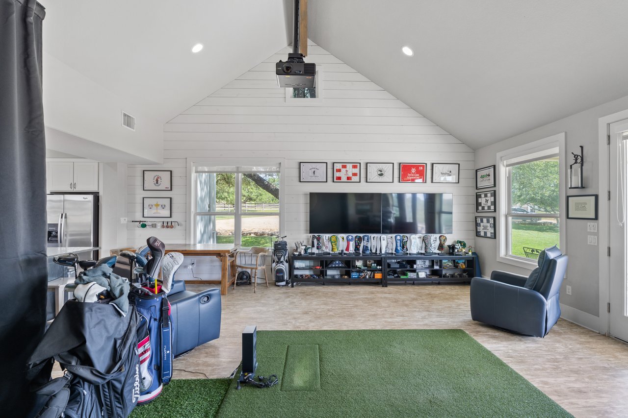 1457 Avenida High View