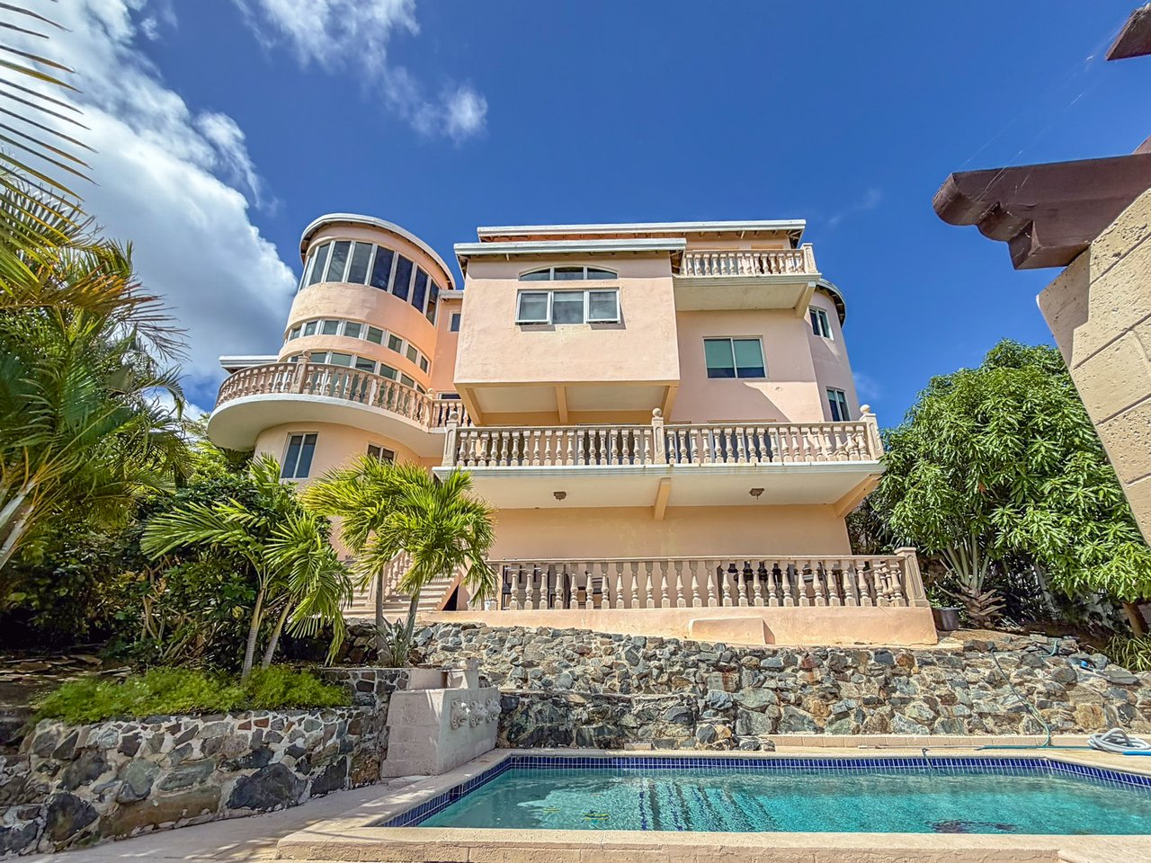 565 Parham Town 7 Bedroom Villa