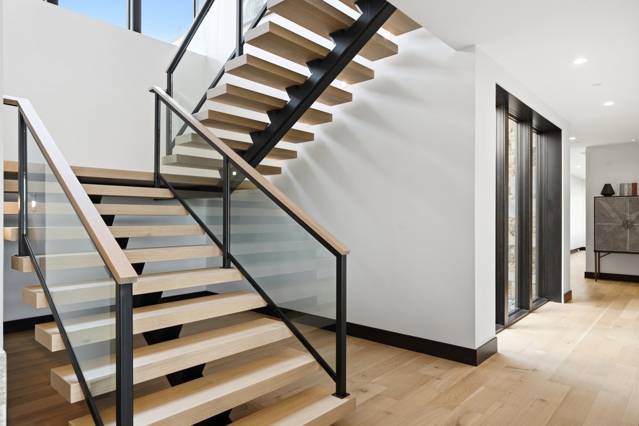 Top-of-Promontory Architectural Estate — Furnished & Turnkey - Front-Row Mountain Views