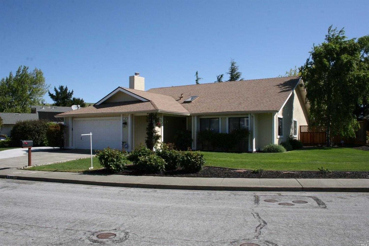 840 Clifton Ct