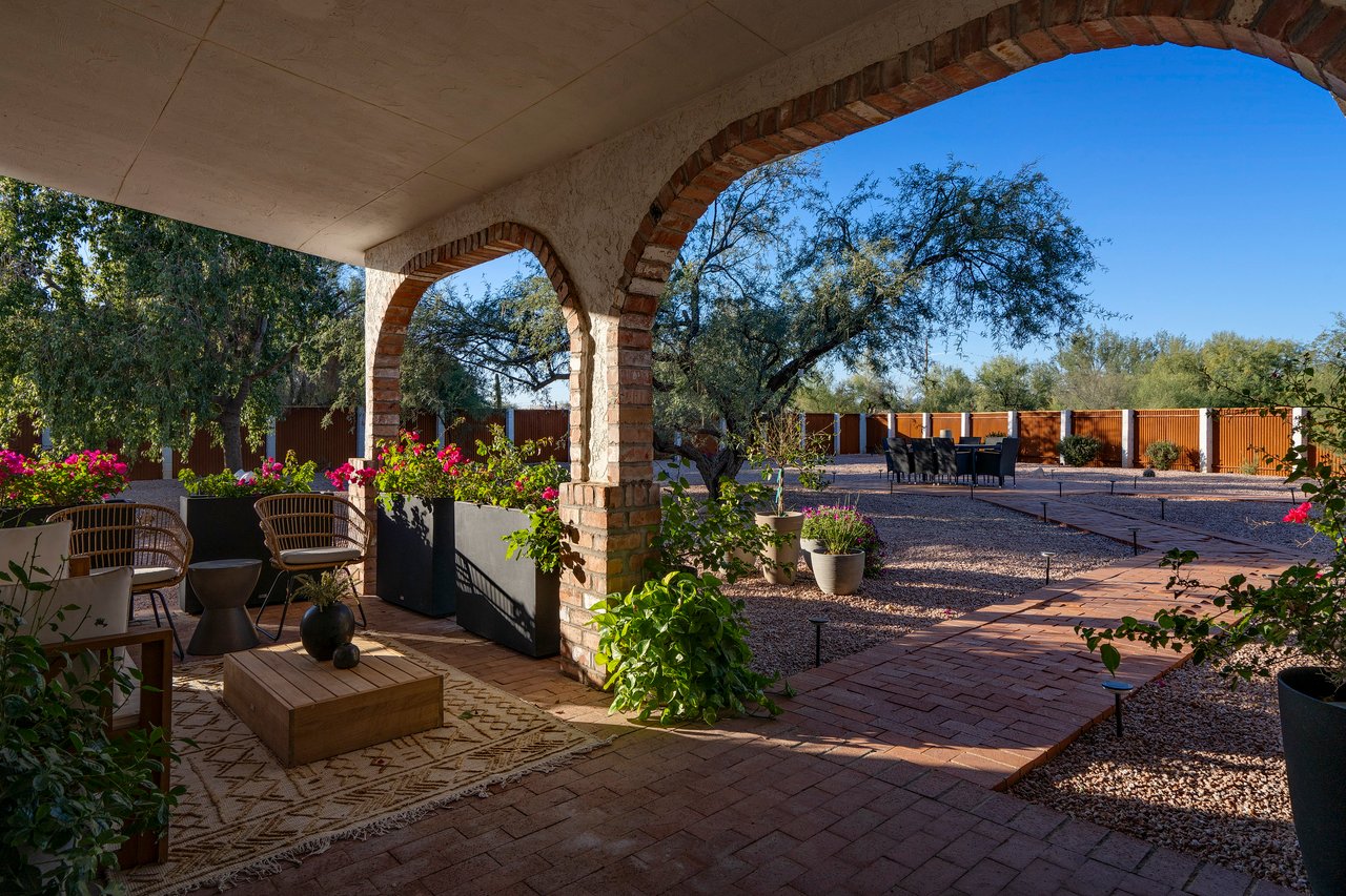 1005 W Emerine Drive