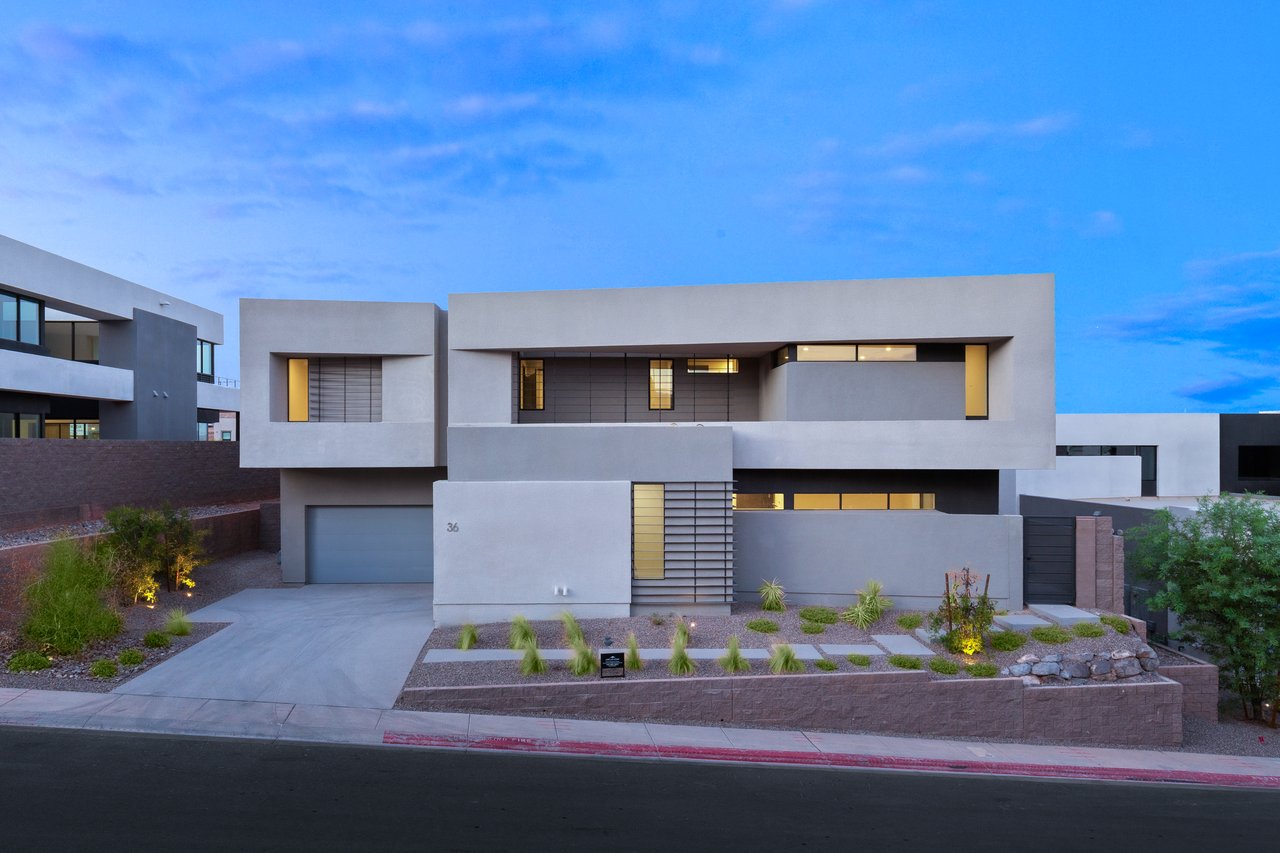 36 Rainbow Point Place