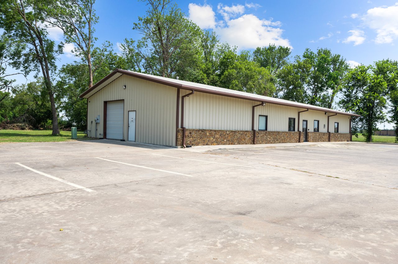 126 W Cedar Bayou Lynchburg Rd
