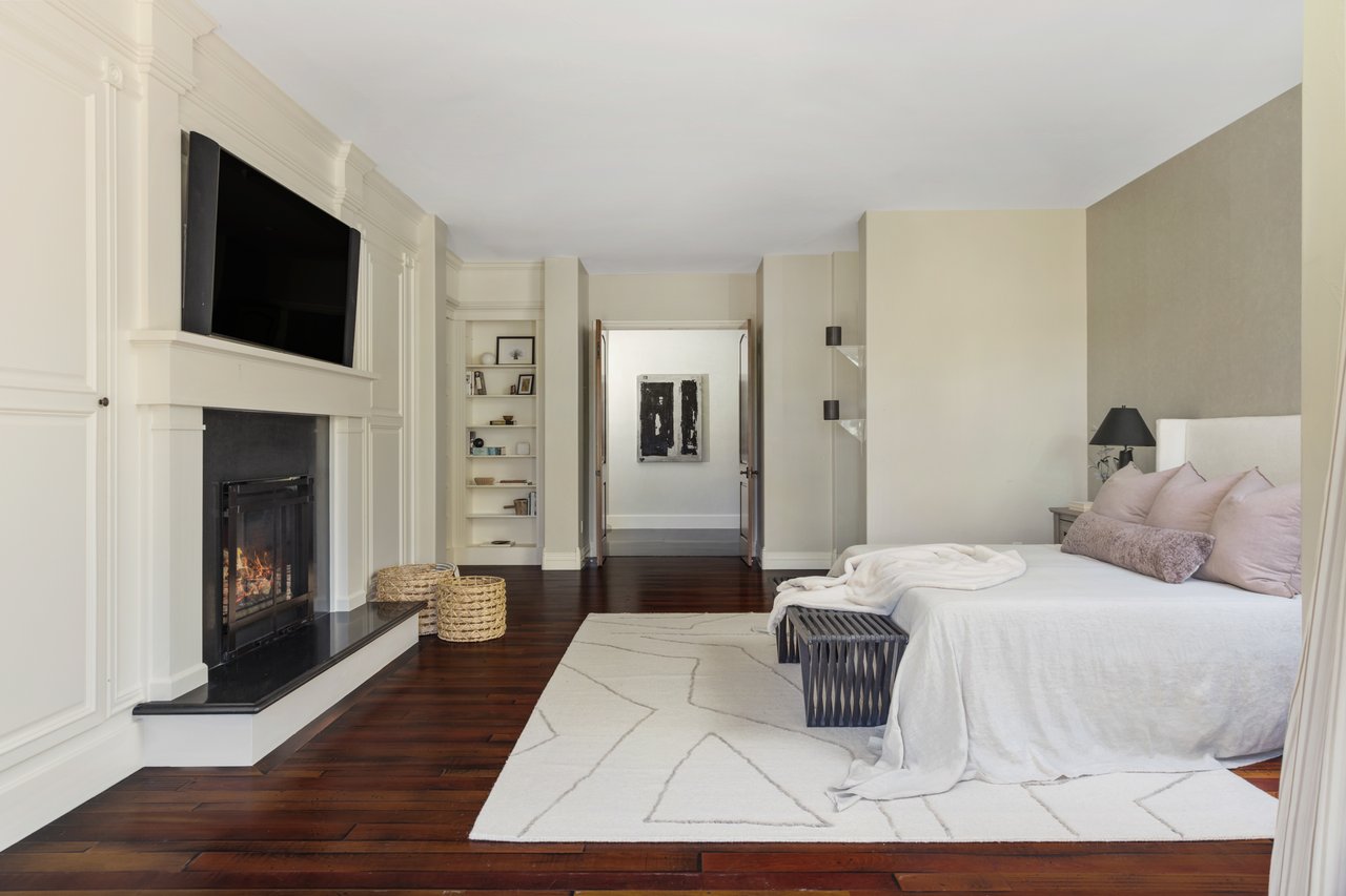 8925 Mountain View Lane