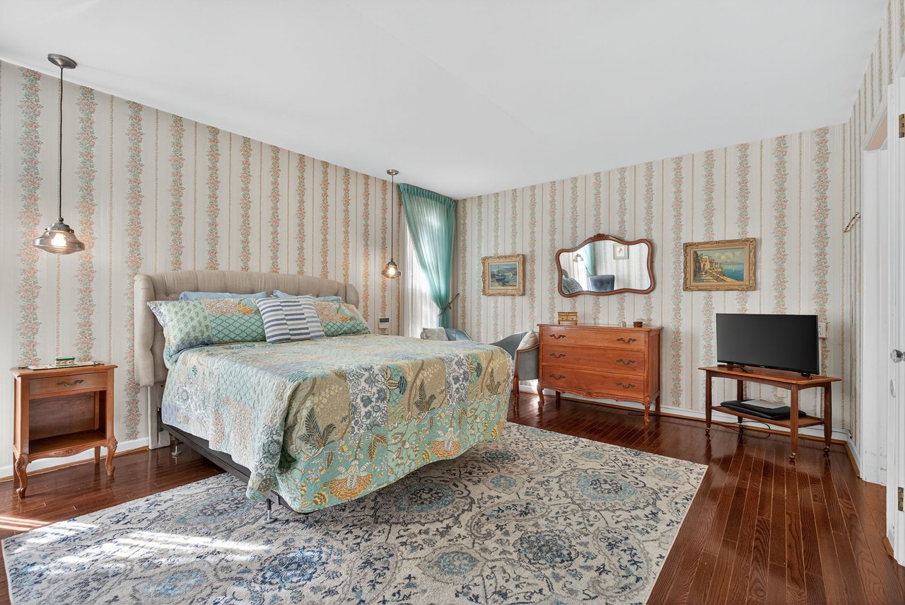 SOLD: Most Sought-After Bayview Gardens