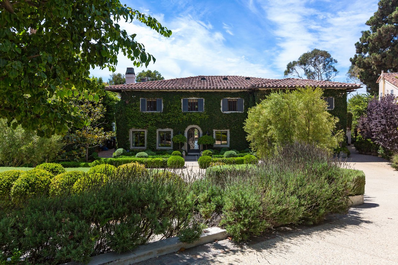 Mansion By the Sea