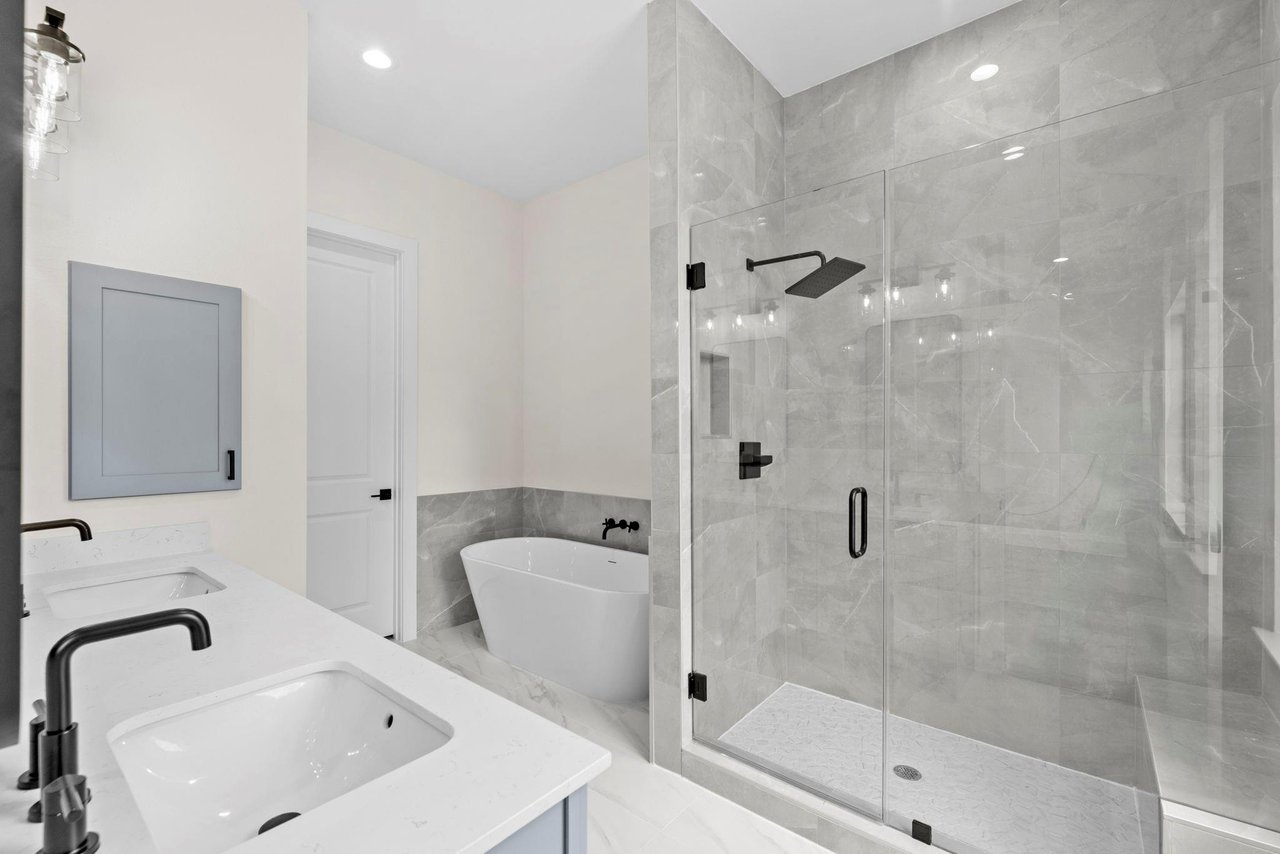 Bathroom of Ocean Estates in Houston, TX