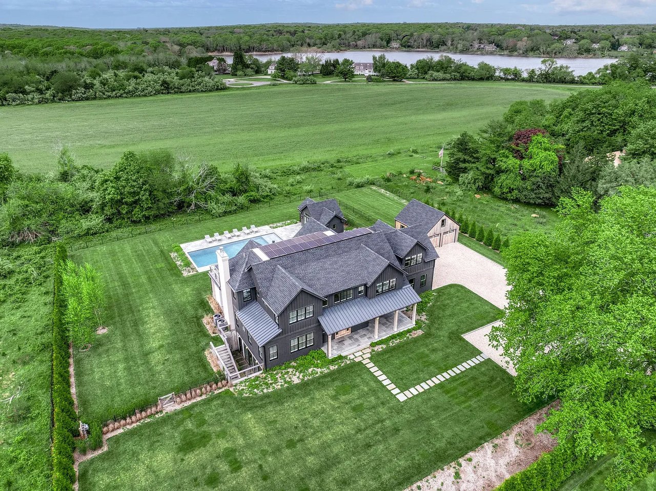 2892 Montauk Highway