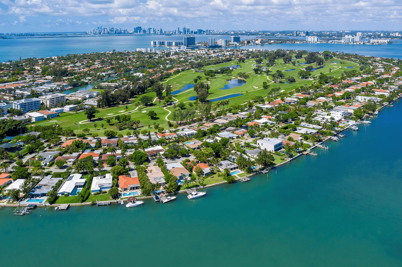 N SHORE DR