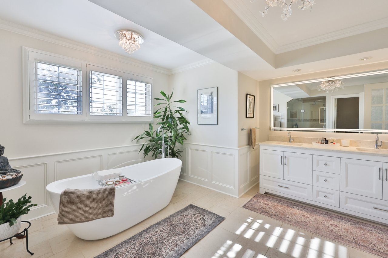 68 Tradewind Drive, Oakville