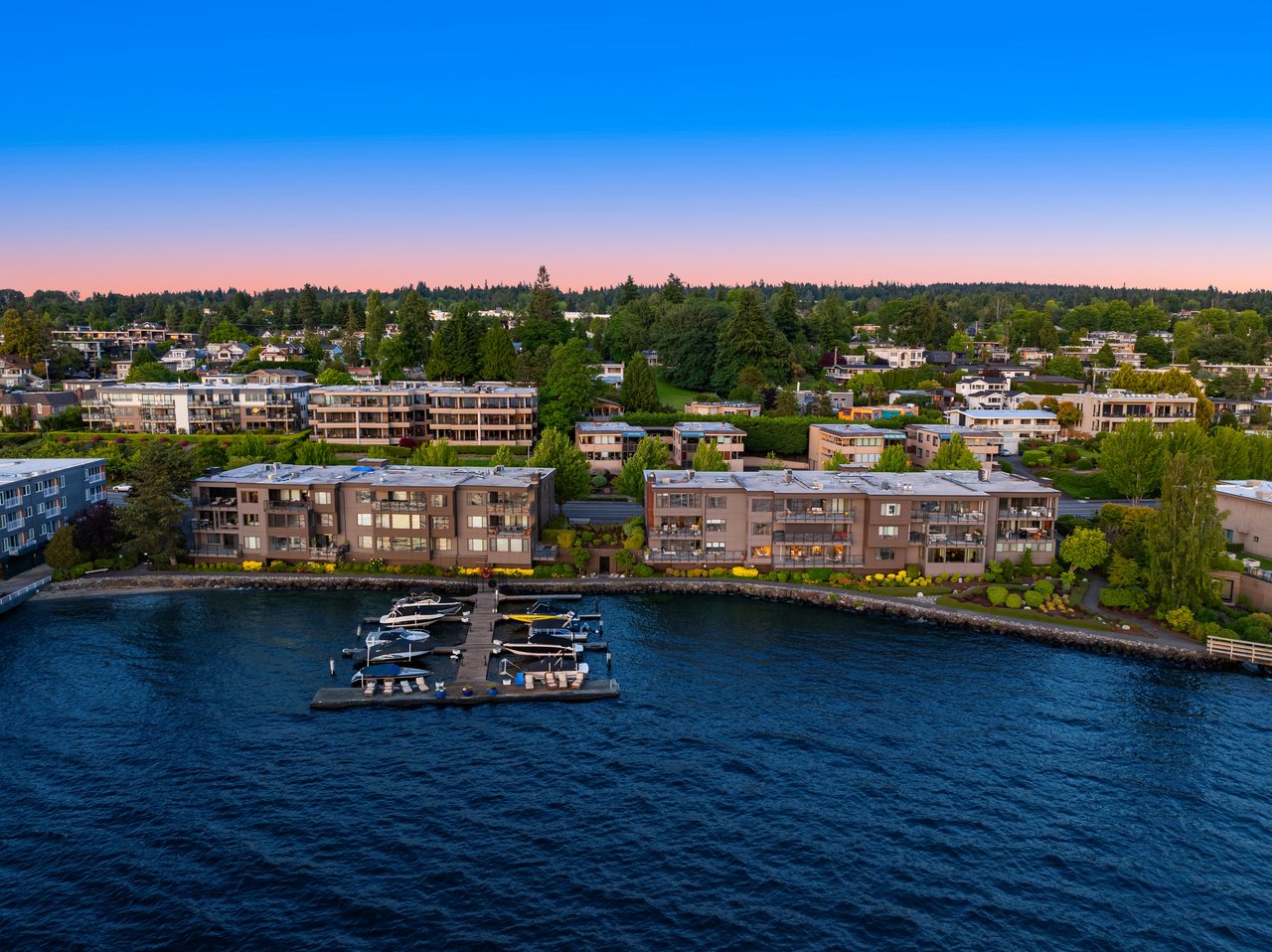 827 Lake Street S Unit: 208