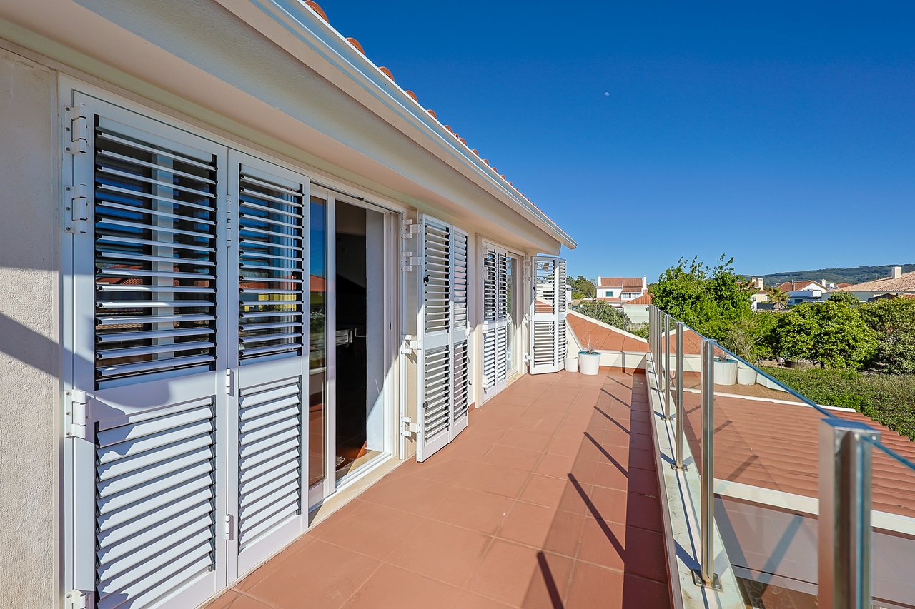 Exclusive 4,000 m² Estate in Azeitão with Tennis Court, Spa & Approved Development Project