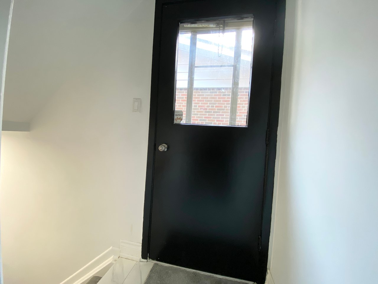 8 RAVENCLIFF Crescent Unit: BSMT