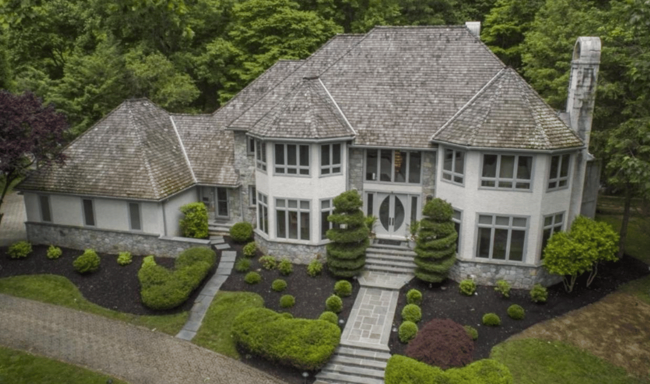 46 Sleepy Hollow Drive