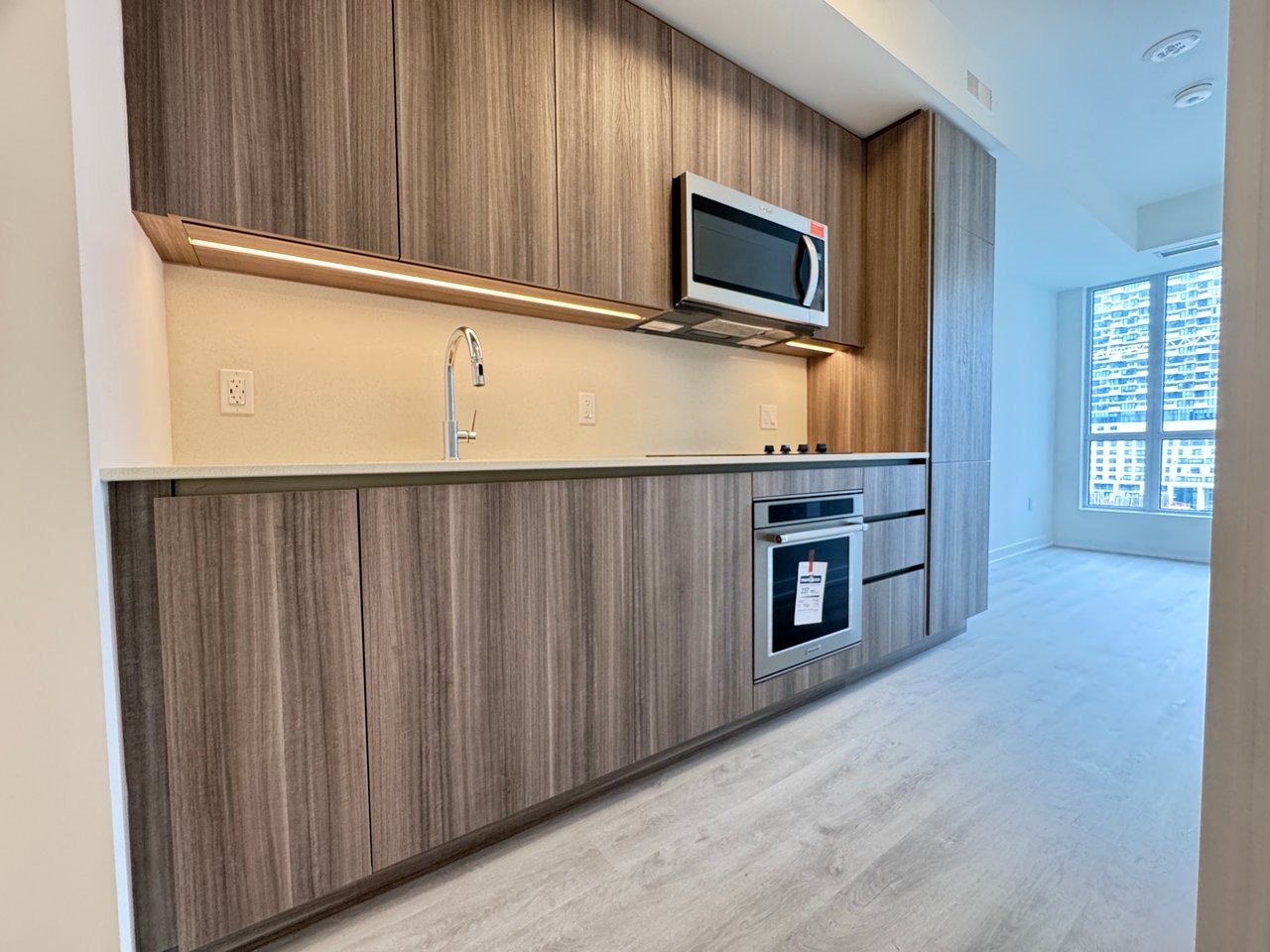 15 Richardson Street Unit: 812