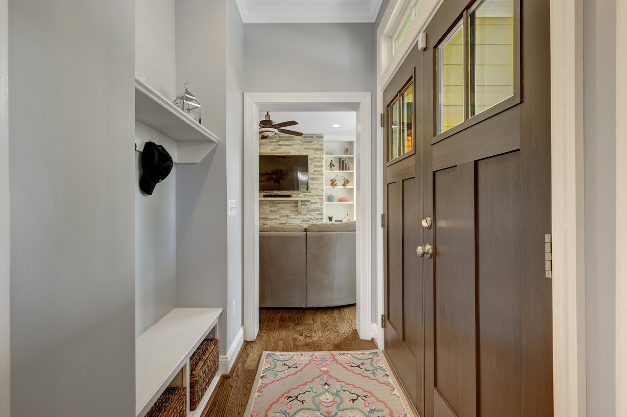 300 Jade Ct NW