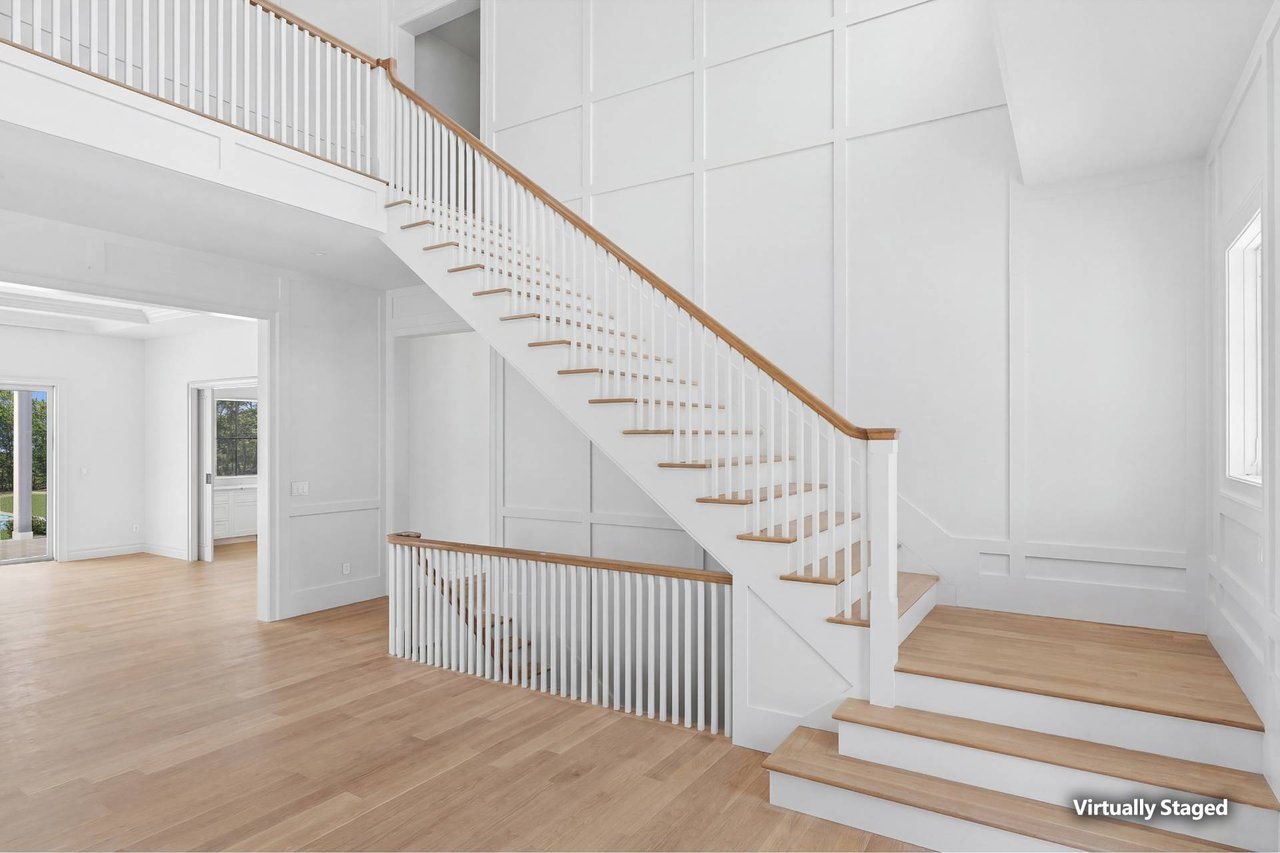 730 Sag Harbor Tpke