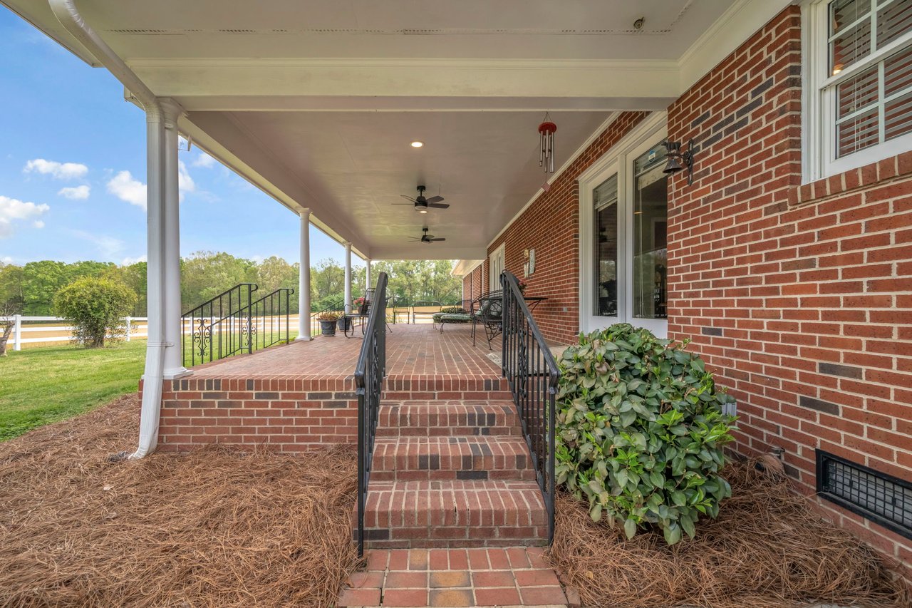 824 N Forest Hills School Rd