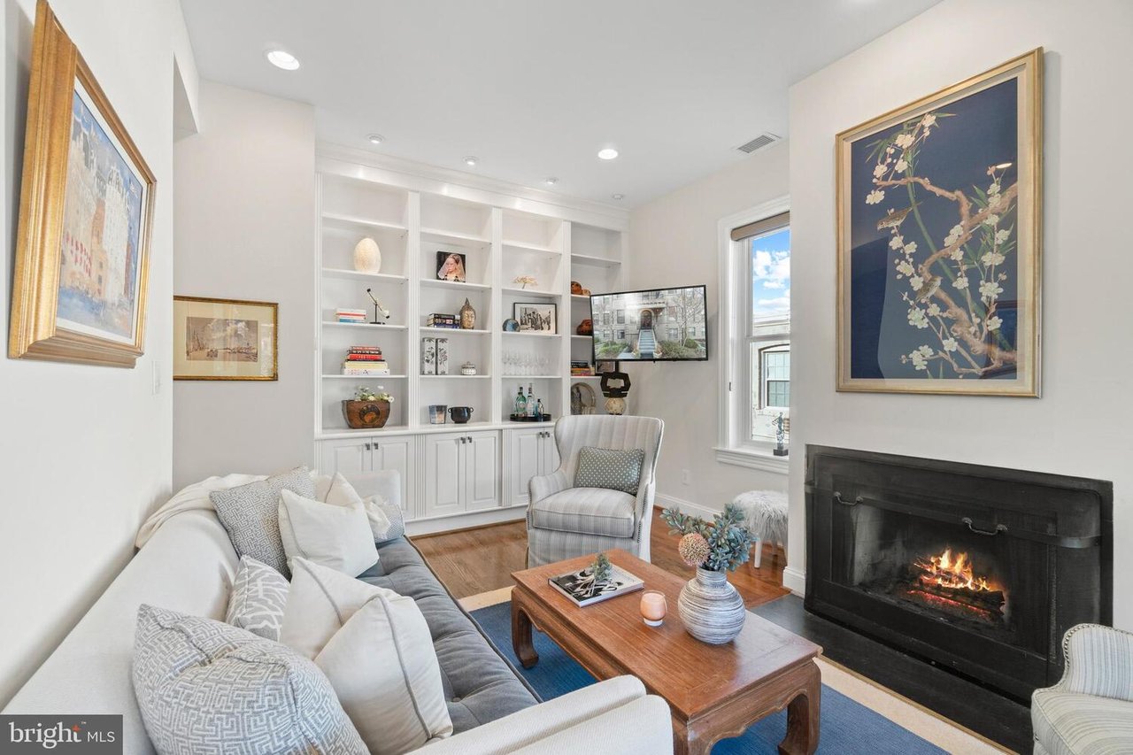 2101 N St NW, #205