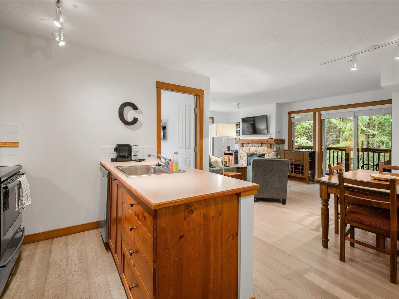325-4660 Blackcomb Wy