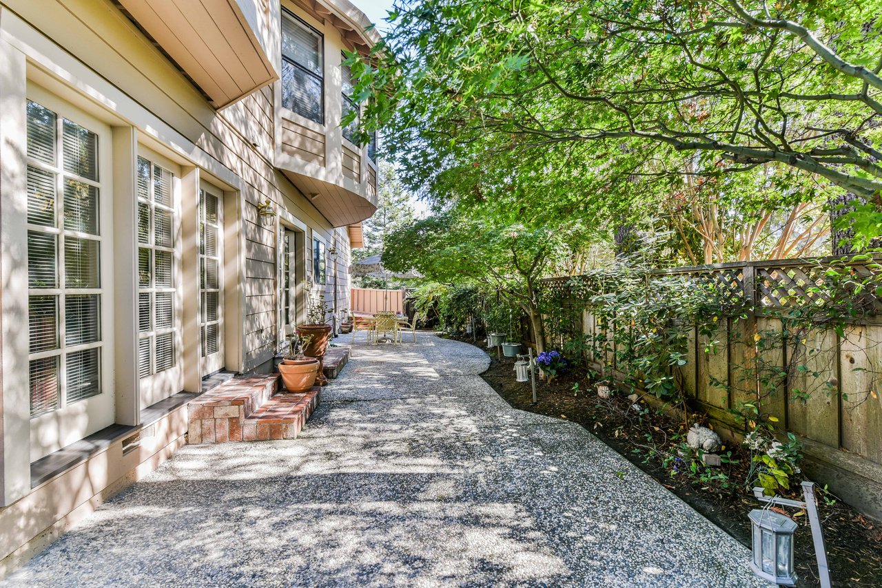 Fantastic Opportunity to buy in Alamo!
