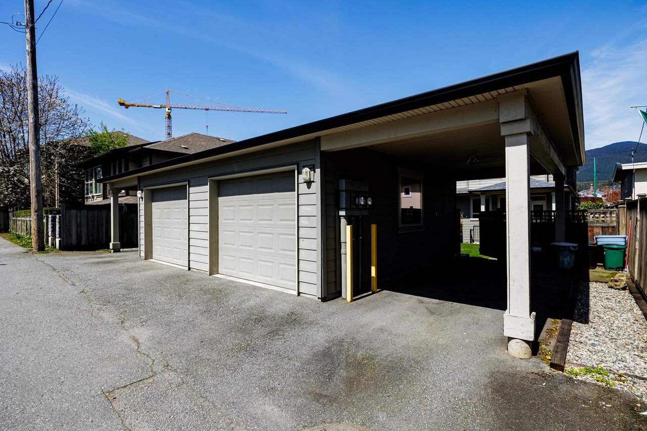 335 E 15th Street, North Vancouver