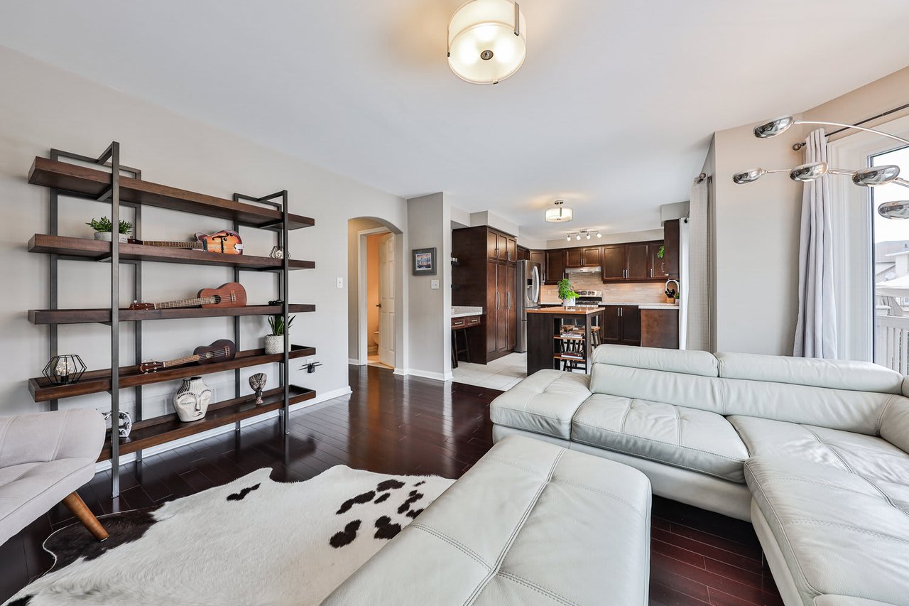 2582 FALKLAND Crescent, Oakville