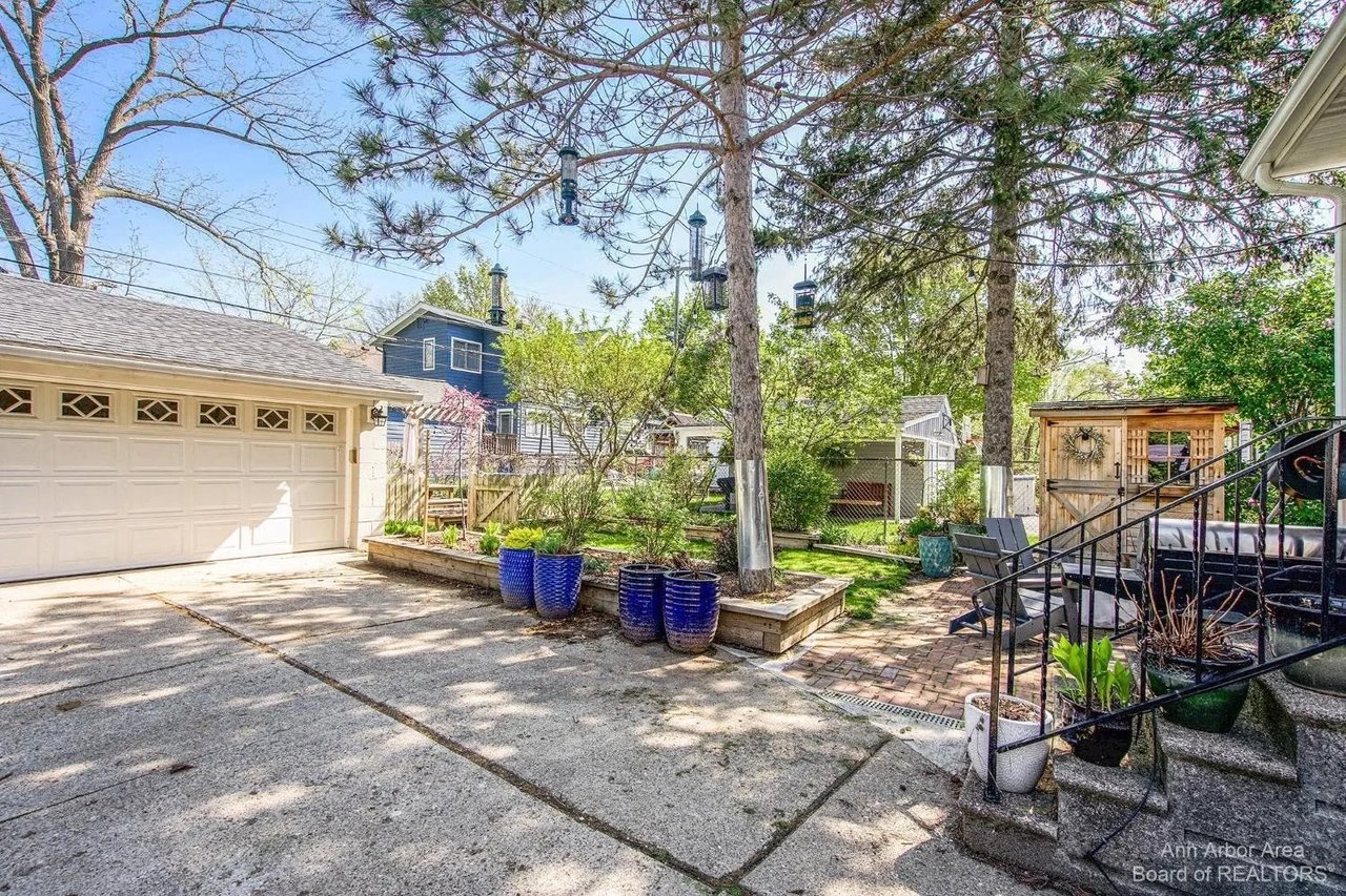1309 Henry St, Ann Arbor, MI 48104