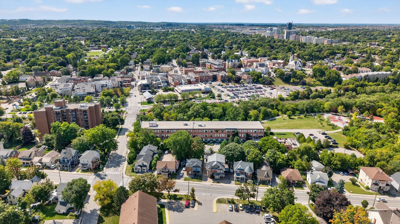 318 - 543 Timothy St, Newmarket