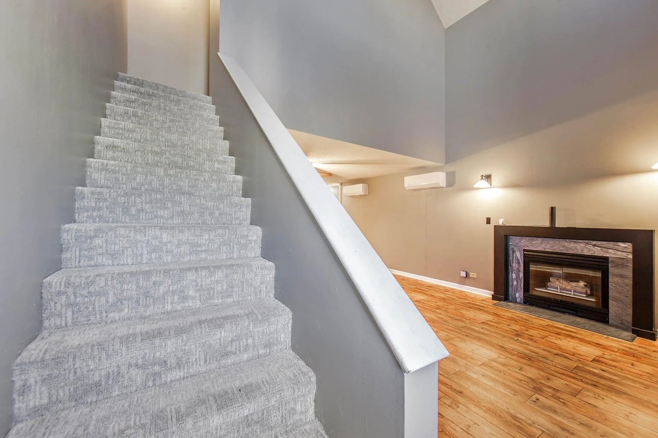 444 Chester Lee St