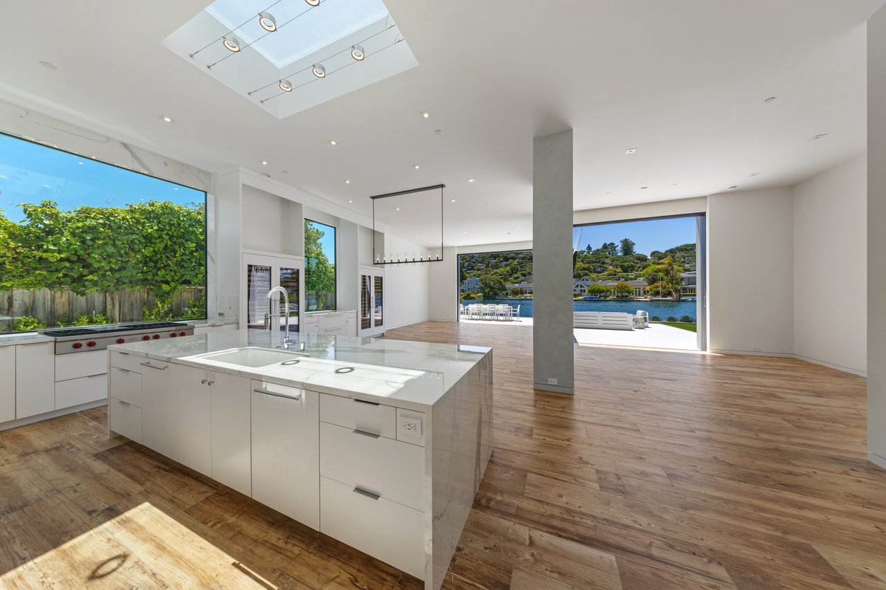 Contemporary Retreat on the Belvedere Lagoon